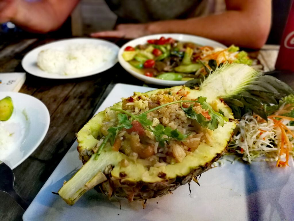 kanchanaburi met kinderen eten