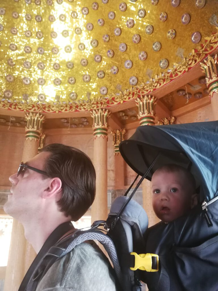 kanchanaburi met kinderen boedha