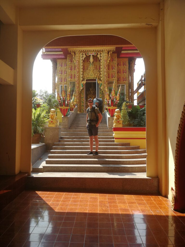 kanchanaburi met kinderen tempel