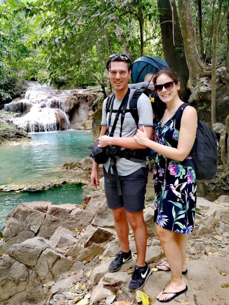 erawan met kinderen waterval